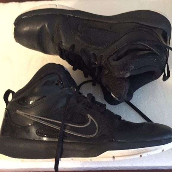 Nike team hustle sneakers - Picture 3 of 11